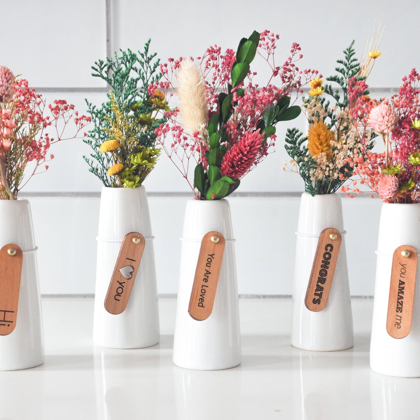 Mini Dried Floral Vases & Wood Gift Tag