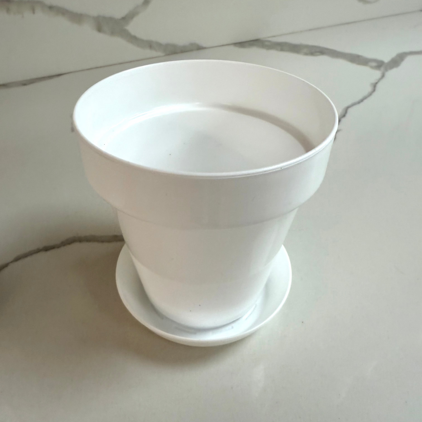 4" White Plastic Planter with tray