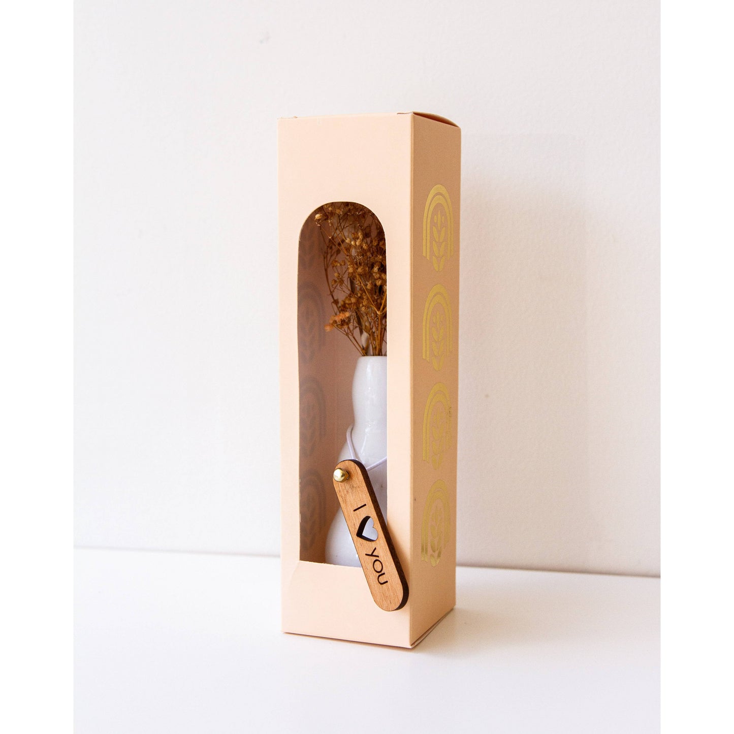 Mini Dried Floral Vases & Wood Gift Tag:  No boxes