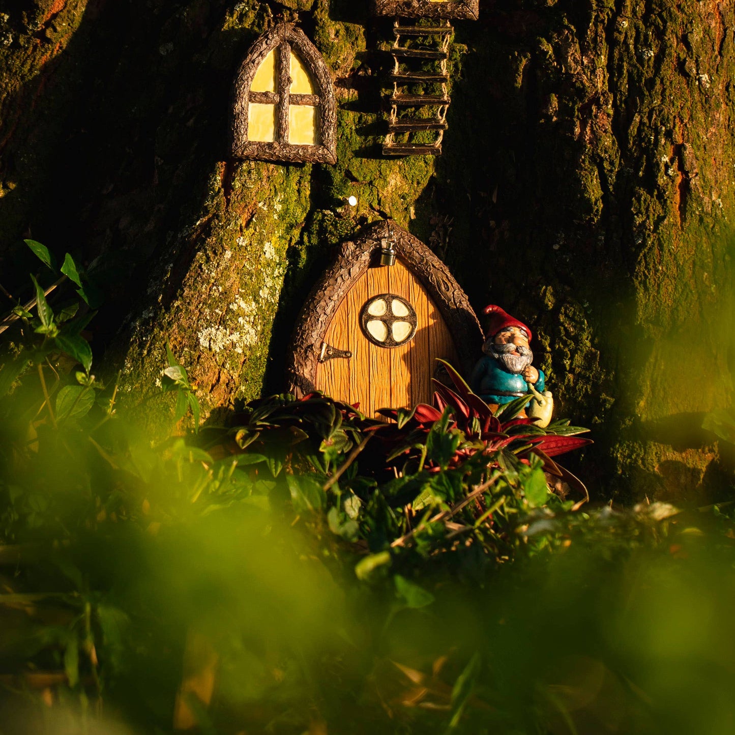 Fairy door with light and windows (Glow in The Dark)