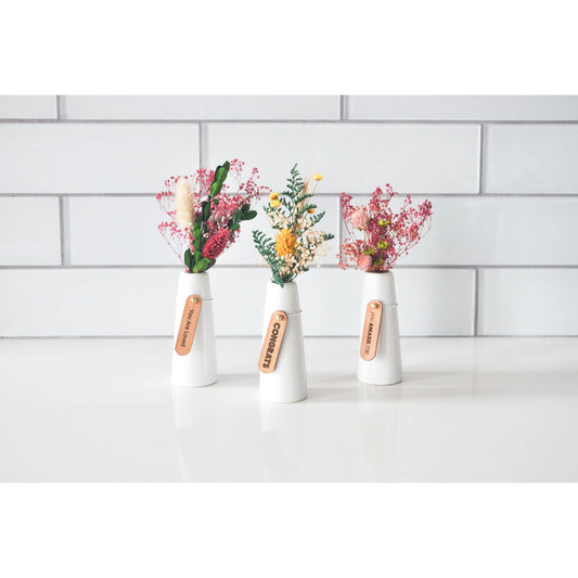 Mini Dried Floral Vases & Wood Gift Tag