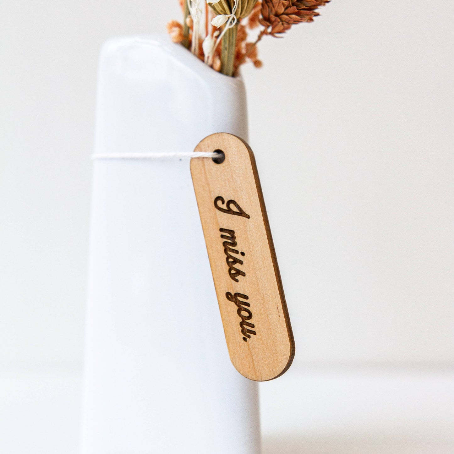 Mini Dried Floral Vases & Wood Gift Tag