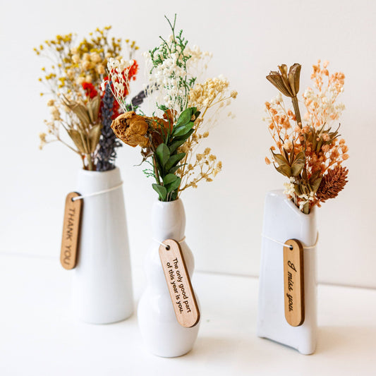 Mini Dried Floral Vases & Wood Gift Tag